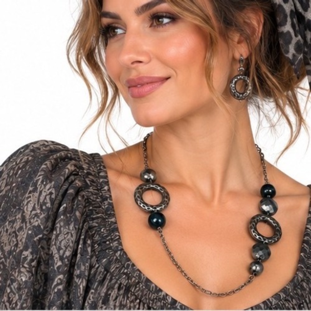 Gunmetal Hammered Circle Statement Necklace Black Faceted Bead Geometric Link